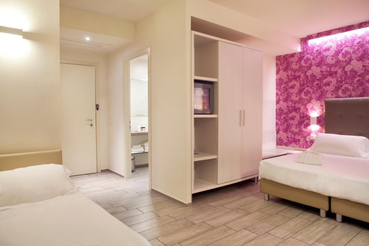 L'Hotel Rimini Esterno foto