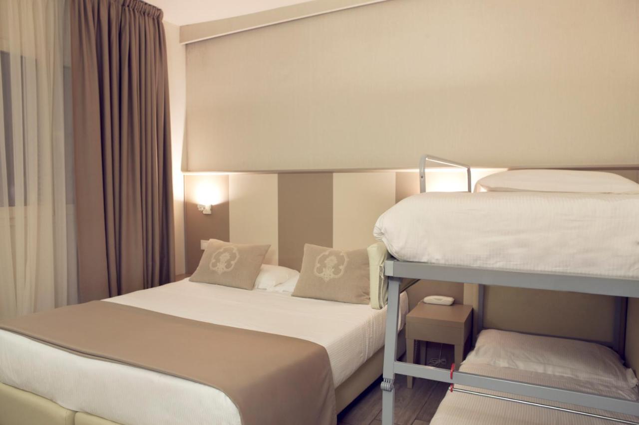 L'Hotel Rimini Esterno foto