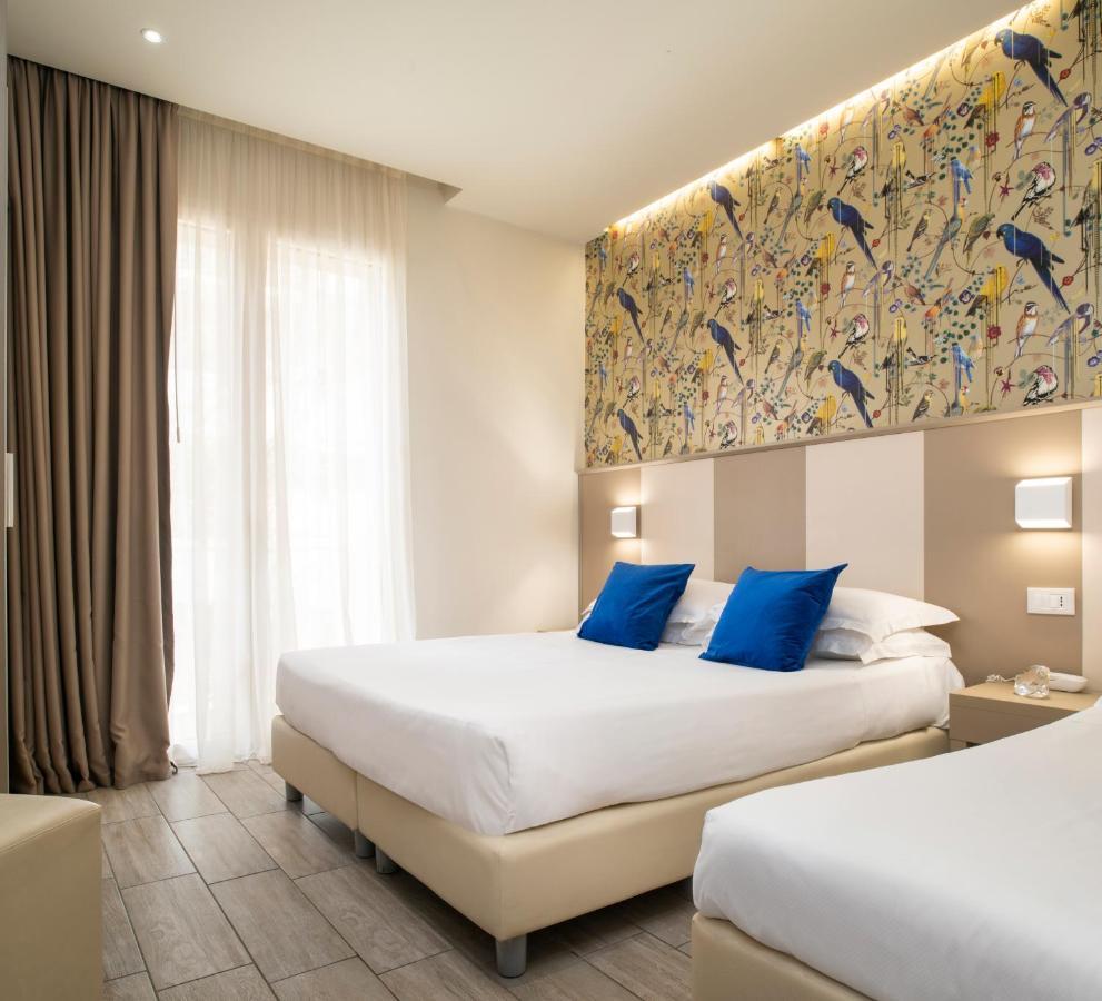 L'Hotel Rimini Esterno foto