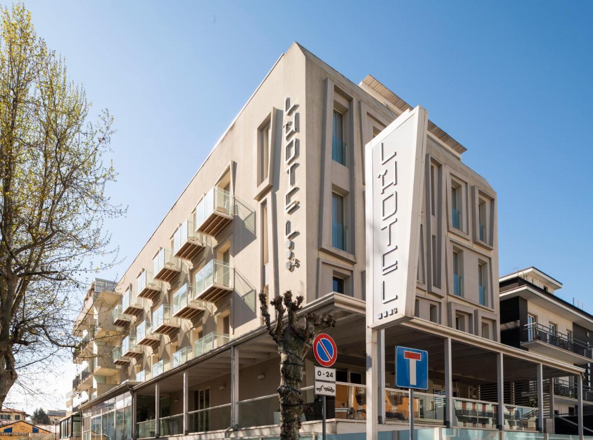 L'Hotel Rimini Esterno foto